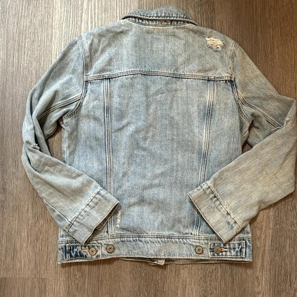 Old Navy Light wash distressed cotton button up denim jacket size S Petite - Picture 5 of 6